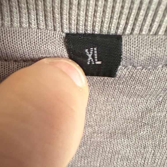 Women’s Gray Crewneck Sweatshirt - Classic Casual Pullover - Size XL - Picture 2 of 5